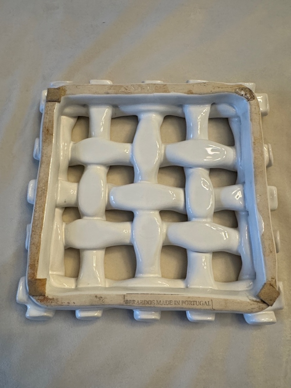 VTG! Berardos Made in Portugal White Woven Ceramic Trivet, approx 7.5in - Picture 2 of 3